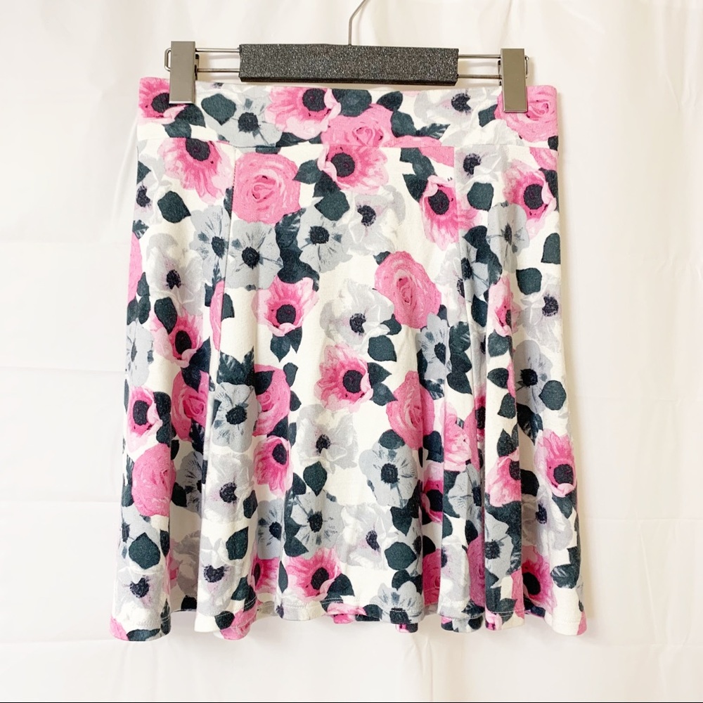 H&M Divided Black Floral Skater Circle Skirt Small